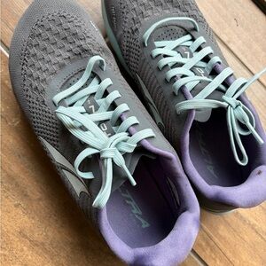 Altra Torin 4.5 Women’s Size 10.5 Women’s Gray Running Shoes